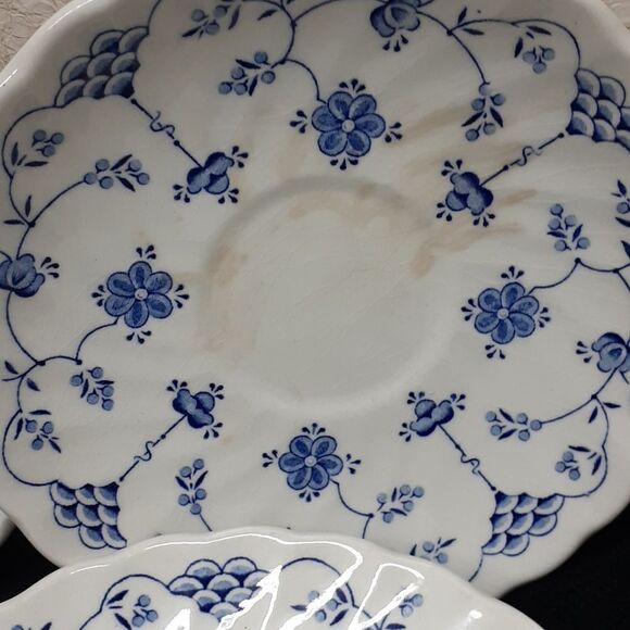 Churchill FINLANDIA (SWIRL RIM ENGLAND)11 Pc. Saucer 3" Set. - Picture 4 of 9